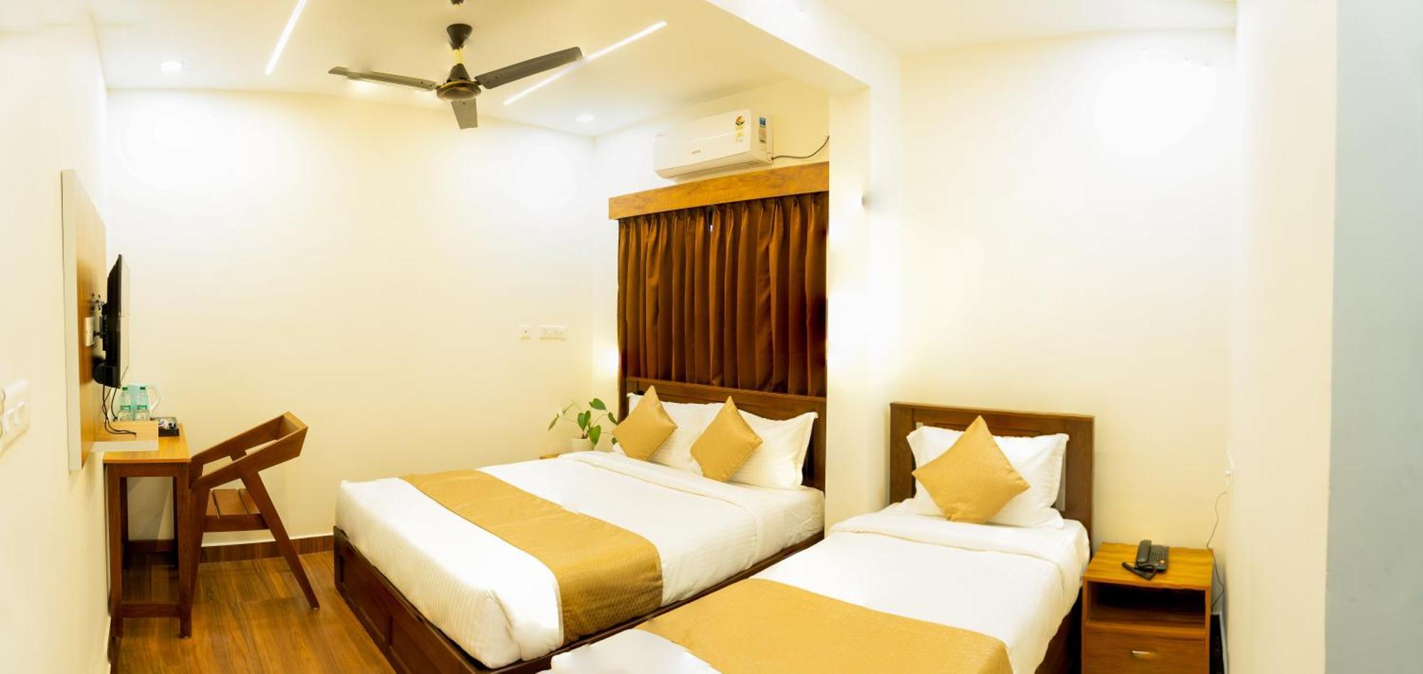 Fly View Airport Residency Hotel Nedumbassery Eksteriør billede