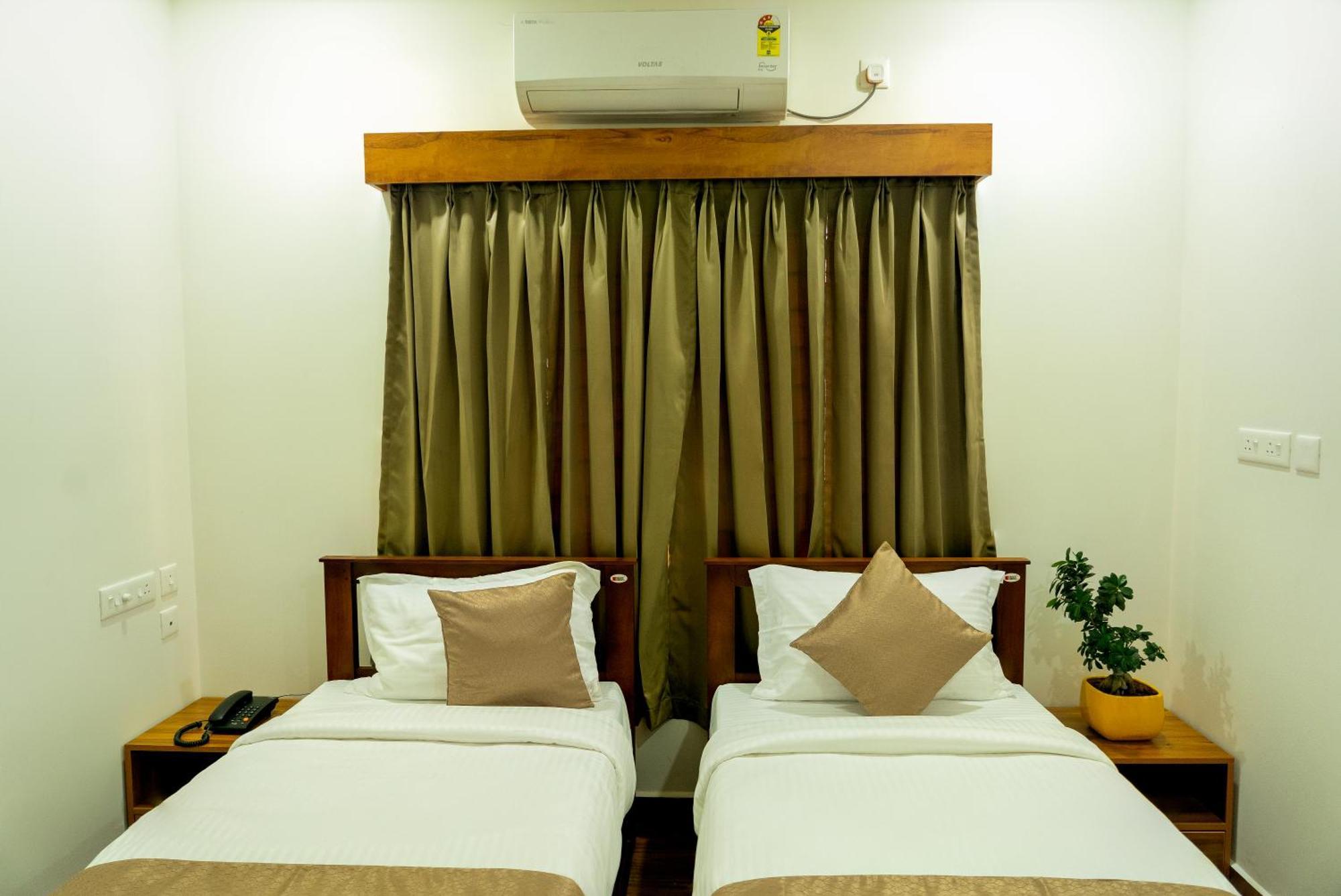 Fly View Airport Residency Hotel Nedumbassery Eksteriør billede