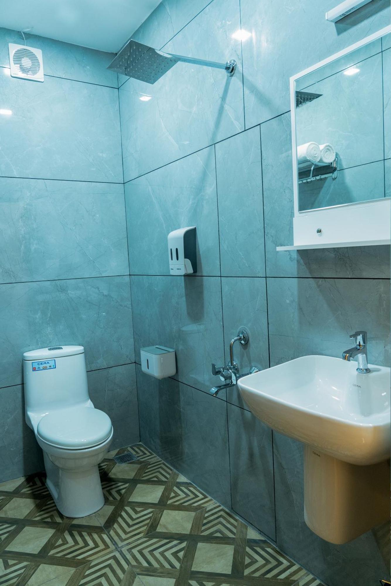 Fly View Airport Residency Hotel Nedumbassery Eksteriør billede