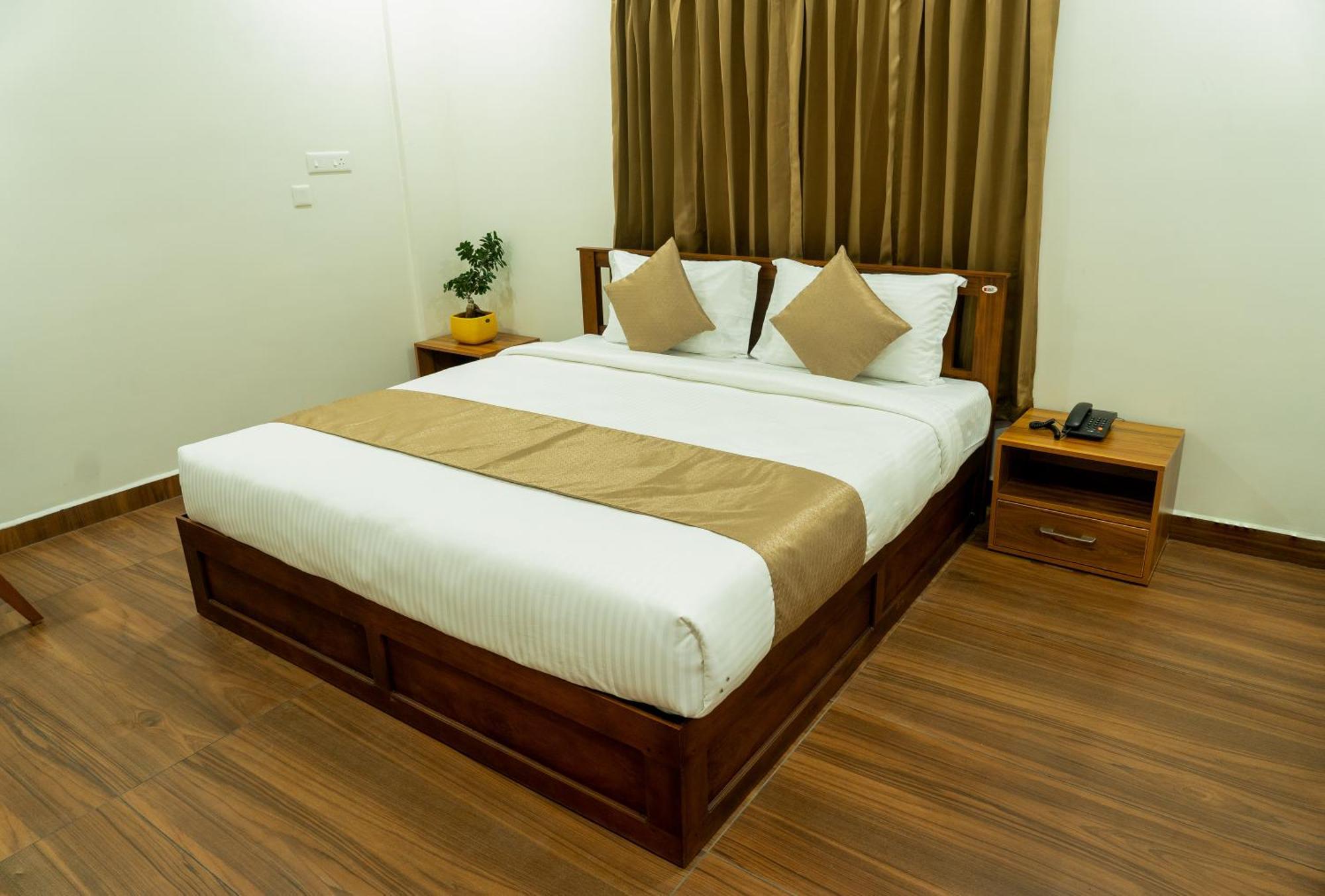 Fly View Airport Residency Hotel Nedumbassery Eksteriør billede