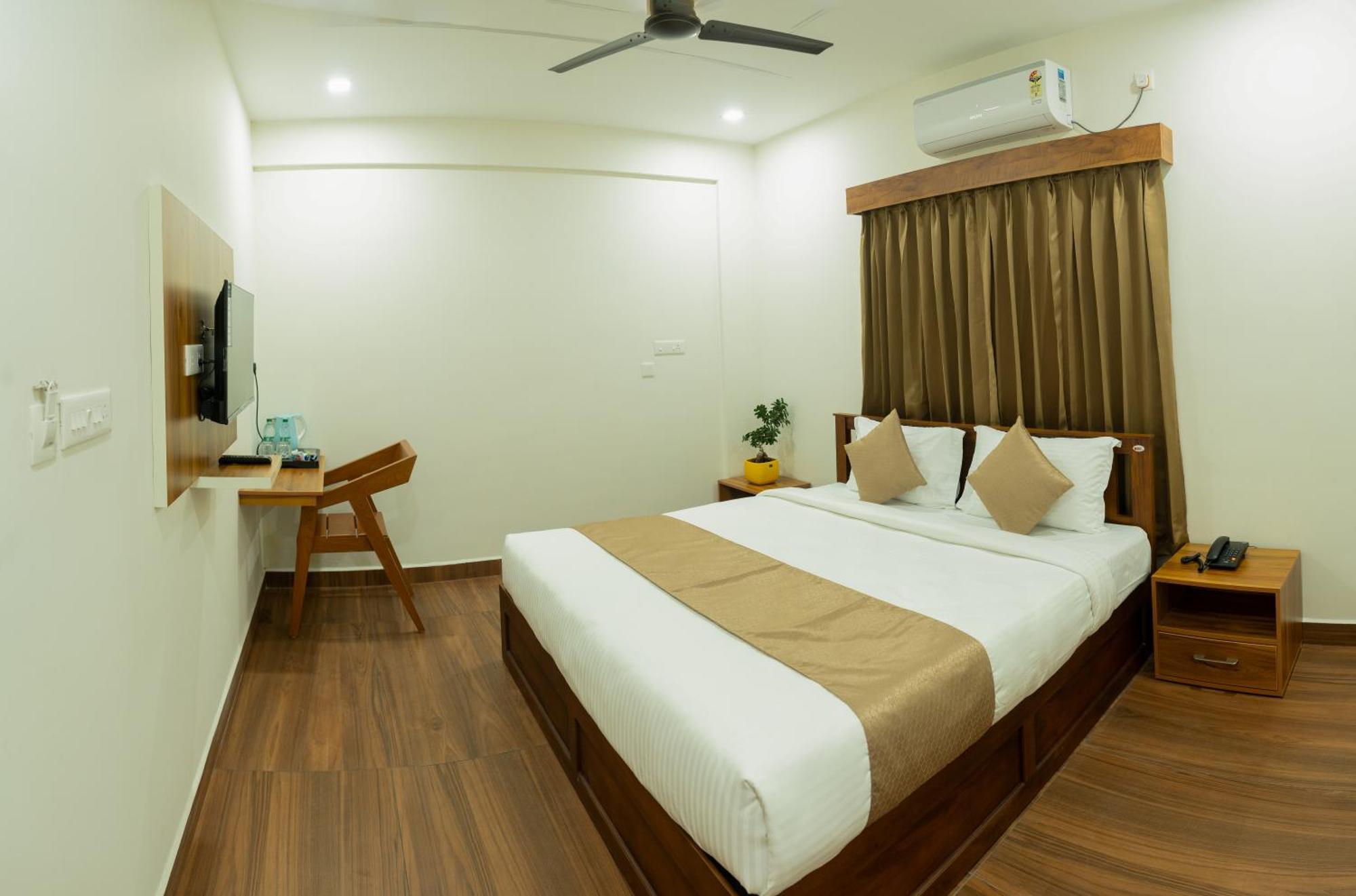 Fly View Airport Residency Hotel Nedumbassery Eksteriør billede