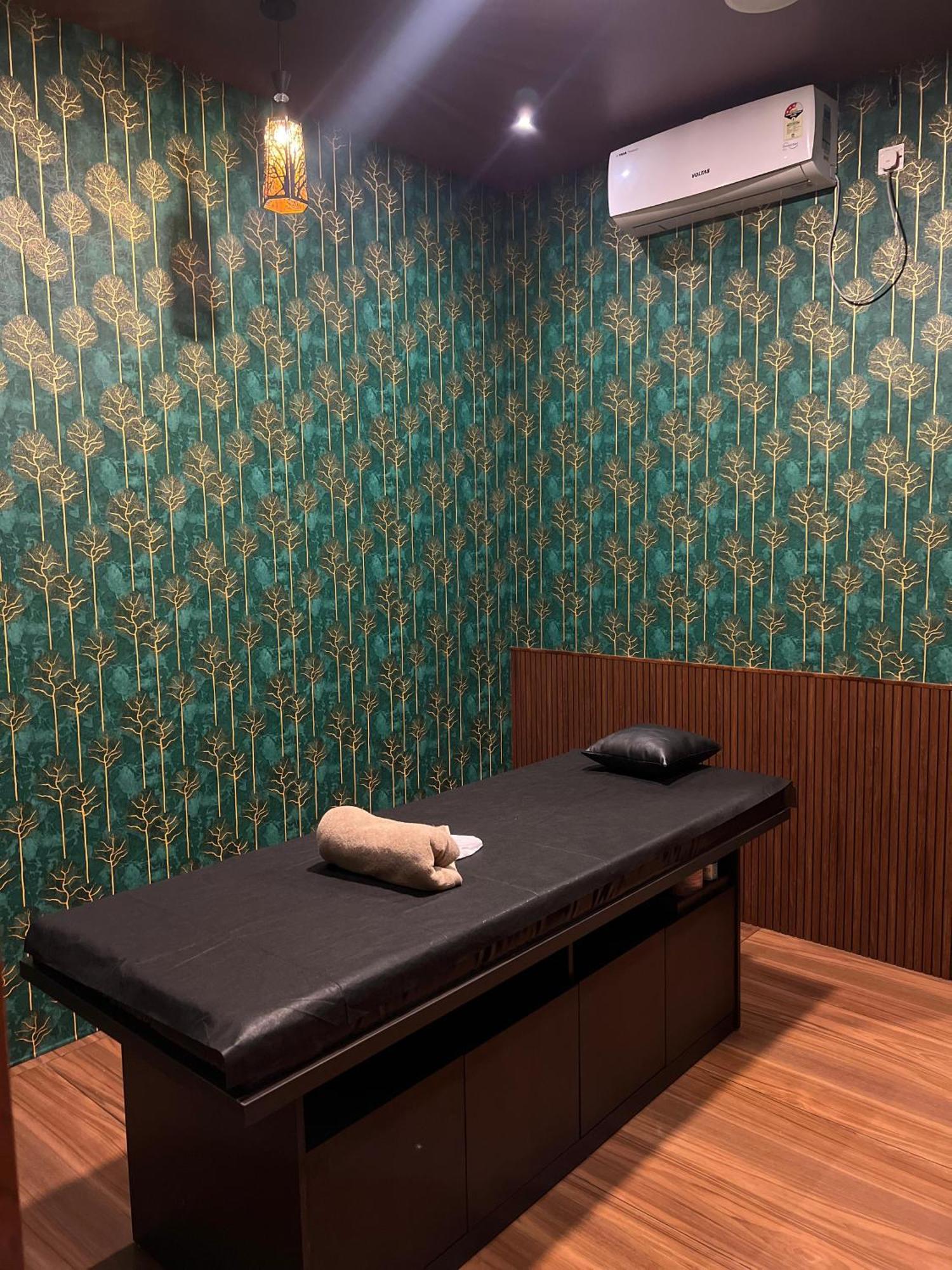 Fly View Airport Residency Hotel Nedumbassery Eksteriør billede